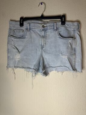 EUC Old Navy Boyfriend Blue Light Wash Denim Cut Off Distressed Shorts Sz 16
